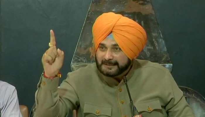 Congress leader Navjot Singh Sidhu welcomes Centre&#039;s decision on Kartarpur corridor