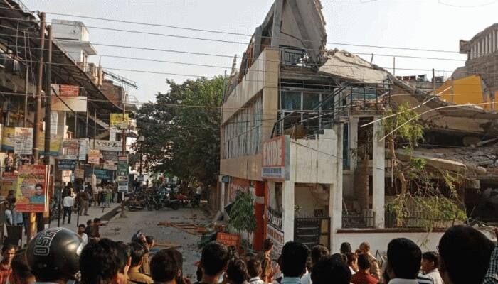 Under-construction building collapses in Lucknow&#039;s Gomti Nagar, SDRF team at spot
