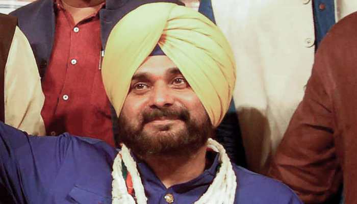 Congress leader Navjot Singh Sidhu attacks PM Narendra Modi, calls him puppet of industrialists