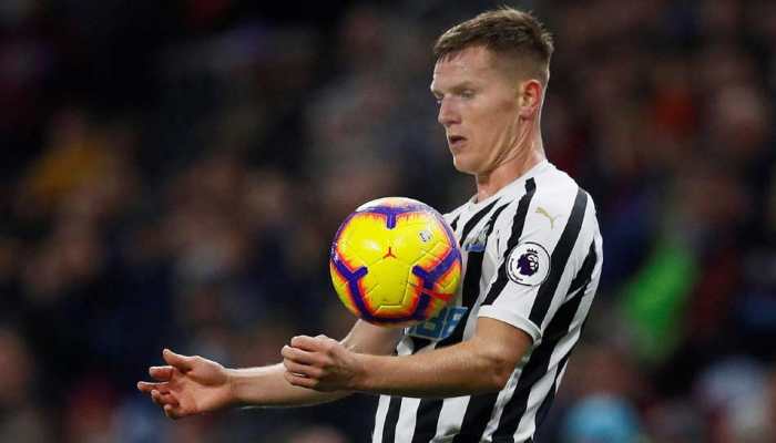 EPL: Matt Ritchie misses open goal from 2 yards out against Burnley