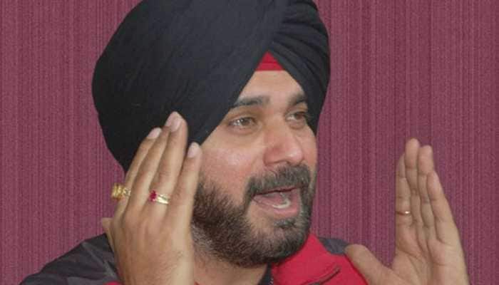 Hug with Pakistan Army Chief lasted for a second, wasn&#039;t Rafale Deal: Navjot Singh Sidhu in Lahore