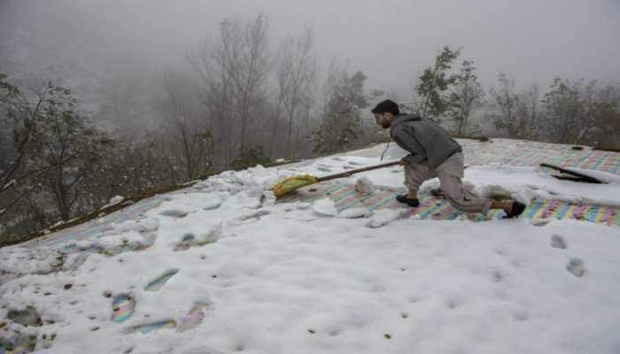 Cloud cover warms up Kashmir