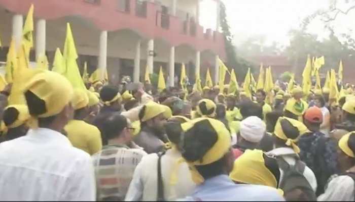 #ChaloDilli: Over 1 lakh farmers unite in Delhi to bring attention to agrarian crisis
