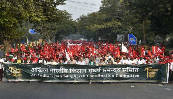 Traffic hit as farmers from across India converge in Delhi for Kisan March