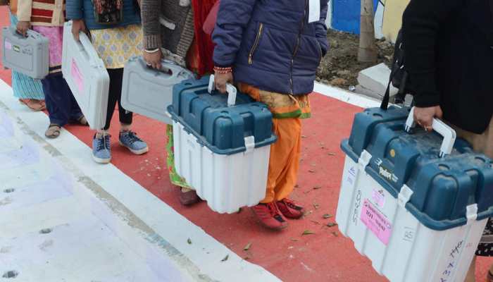 EVMs security: Congress delegation meets EC, demands more caution around strong rooms