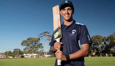 Sydney teenager Ollie Davies smashes 6 sixes in an over during Under-19 match in Australia