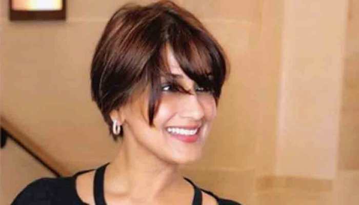 Sonali Bendre beams with joy as she returns to 'motherland'