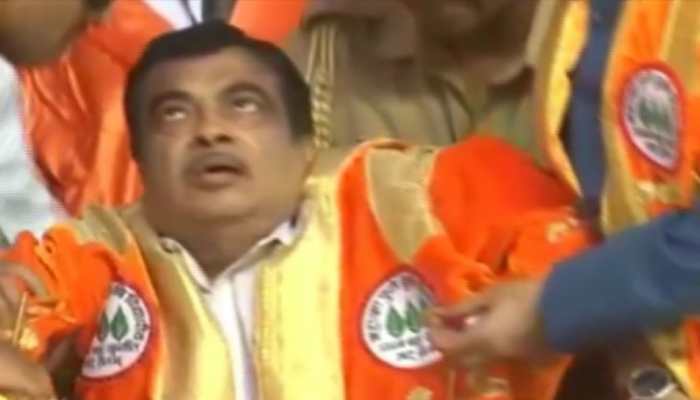 Union Minister Nitin Gadkari faints on stage