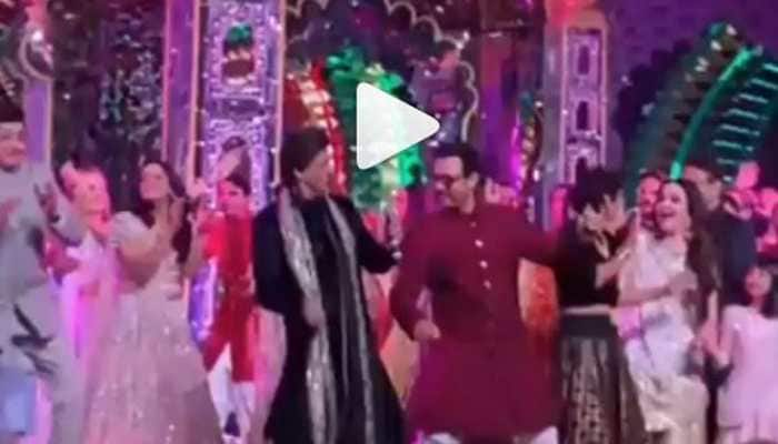 Shah Rukh Khan and Aamir Khan perform at Isha Ambani&#039;s pre-wedding function, video goes viral-Watch