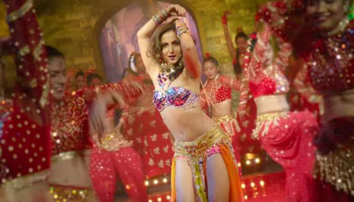 Chamma Chamma : Elli AvrRam gives a sizzling twist to Urmila Matondkar&#039;s song—Watch 