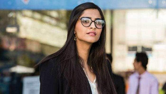 Sonam Kapoor calls out Mumbai Police for wrongly policing her and Dulquer Salmaan for using phone while driving