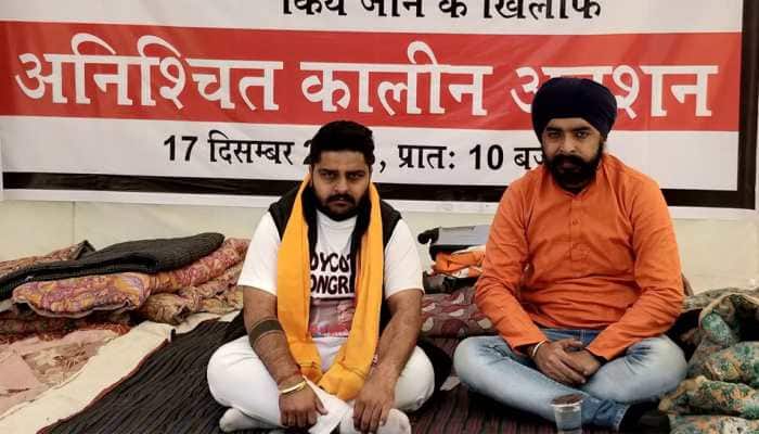 Tajinder Bagga demands Kamal Nath's removal over alleged role in 1984 anti-Sikh riots, goes on fast