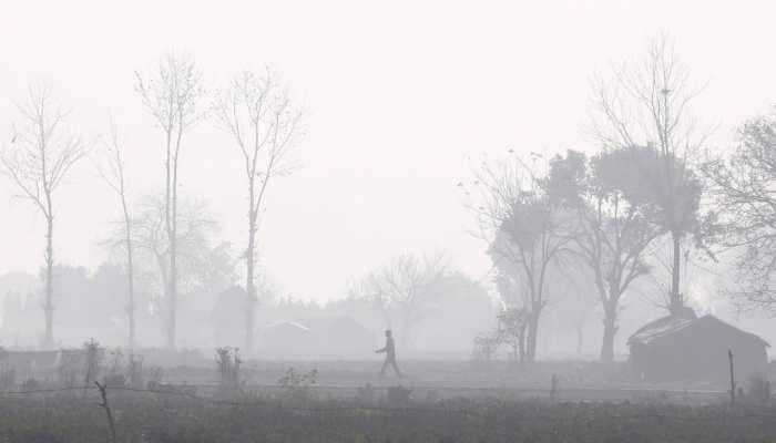 At 4 degree-Celsius, Delhi records coldest morning this winter season