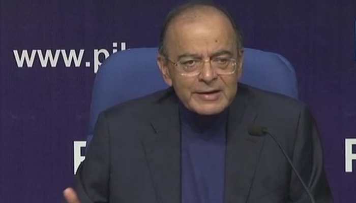 Arun Jaitley, Congress spar over MHA order on monitoring computers