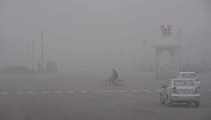 Delhi shivers under cold wave, air quality drops drastically