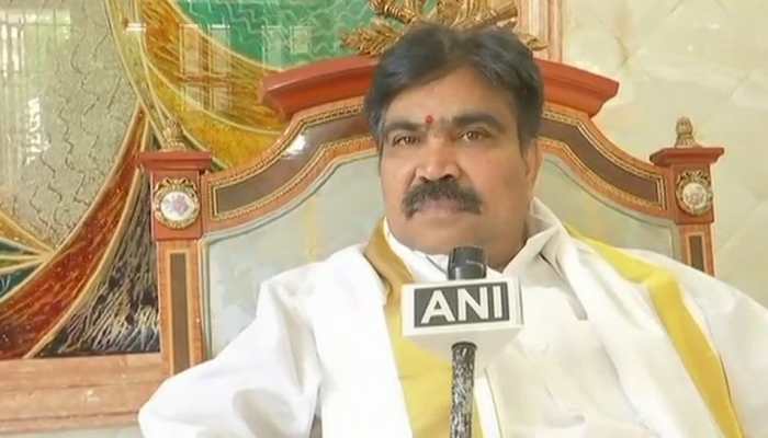 'Congress ditching me': Karnataka Minister R Shankar hints at joining BJP if dropped from Cabinet
