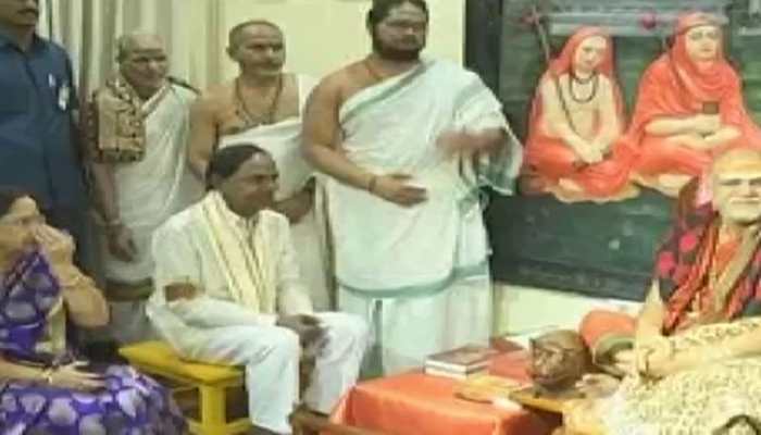KCR embarks on mission to form Federal Front, seeks Vizag seer's blessing