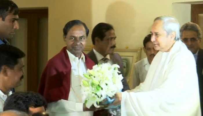 KCR meets Naveen Patnaik, calls for unification of regional parties against BJP, Congress