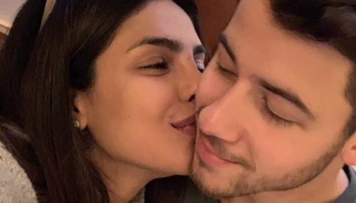 Priyanka Chopra and Nick Jonas&#039; cutesy click will drive away your Monday morning blues