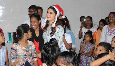 Jacqueline Fernandez makes Christmas eve special for underprivileged kids 