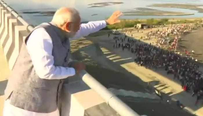 PM Modi inaugurates India&#039;s longest rail-road bridge Bogibeel Bridge on Bramhaputra river