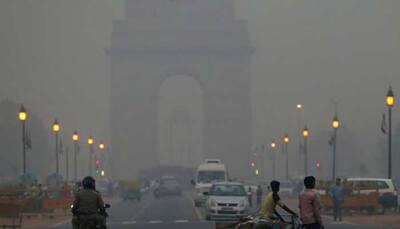 Cold morning in Delhi, minimum temperature dips to 5 degree Celsius