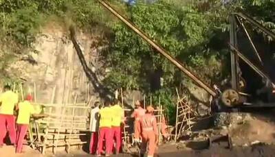 Meghalaya rescue ops underway; Navy, NDRF officials enter mine shaft to check water level 