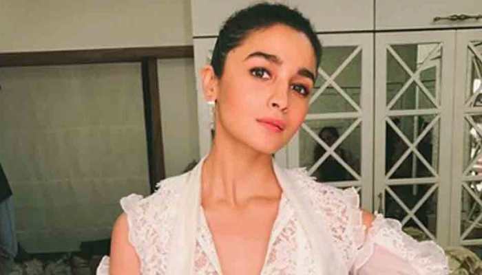 Alia Bhatt rings in 2019 with Ranbir Kapoor and his family