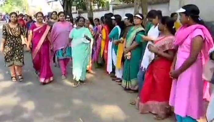 Kerala: 620-km-long 'Women's Wall' for gender equality