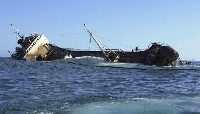 One killed, 10 missing in shipwreck in China