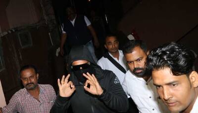 Ranveer Singh covers his face to trick onlookers, watches 'Simmba' late night—See pics