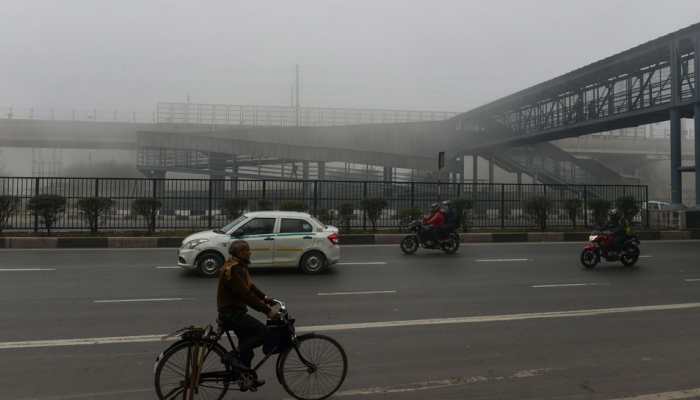 Thick blanket of fog envelops Delhi; 9 trains delayed