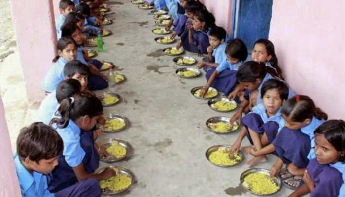 Tirunelveli Collector sets precedent by sending daughter to Anganwadi centre