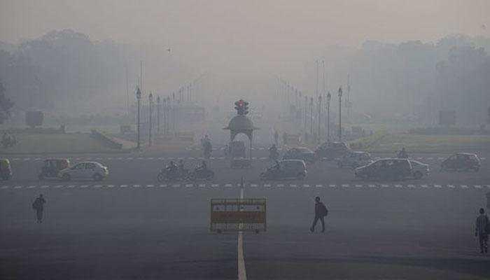 Foggy Saturday morning in Delhi, temperature settles at 7.1 degrees celsius