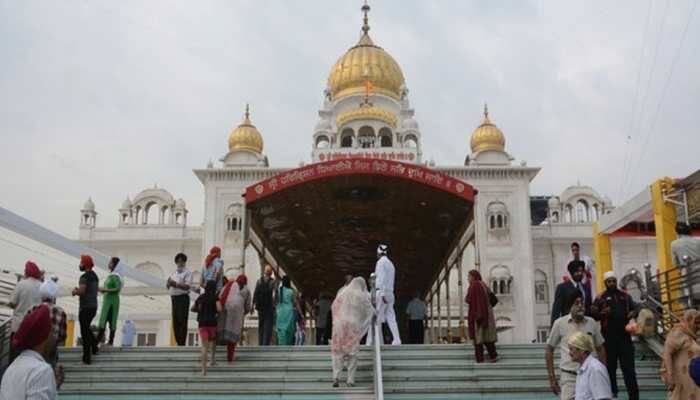 Guru Gobind Singh birth anniversary: Devotees throng gurudwaras to pay homage to tenth Sikh guru