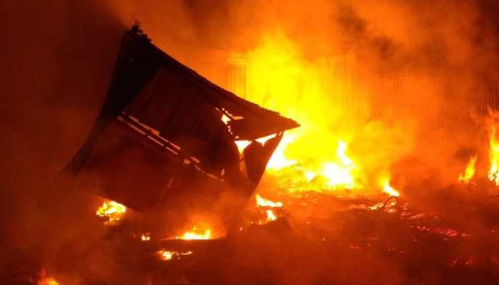 Fire breaks out in 6 industrial godowns at Mumbra&#039;s Shilphata