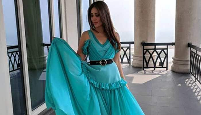 Kareena Kapoor Khan twirls in an icy blue dress and it&#039;s breathtaking—Watch