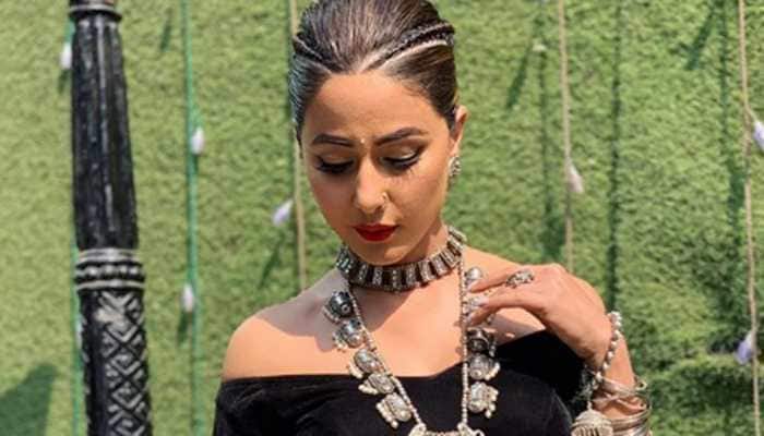 Hina Khan posing in black traditional wear will drive away your mid-week blues—Pics