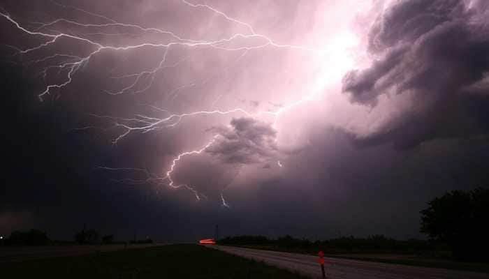 Thousands of lightning strikes spark wildfires in Australia