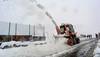 Snow halts flights at Srinagar airport