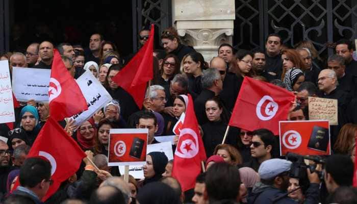 Tunisia&#039;s largest union starts nationwide strike over pay