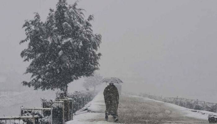 Kashmir Valley braces for heavy snowfall
