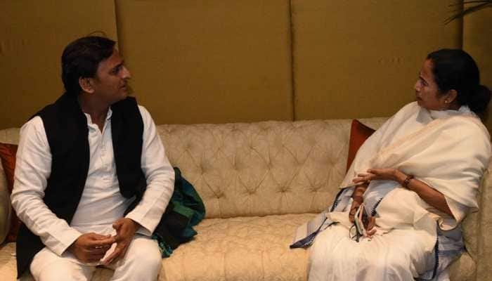 Let&#039;s make sure BJP gets a Zero: Mamata Banerjee, Akhilesh Yadav vow at United India Rally