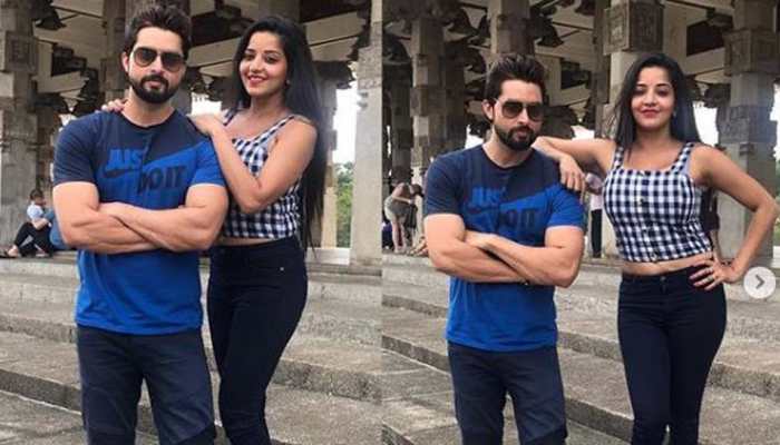 Monalisa twins with hubby Vikrant Rajpoot-See pic