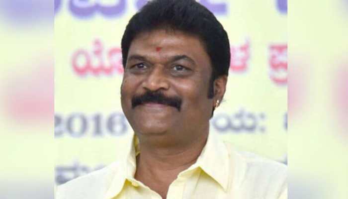 Congress brawl: Injured Anand Singh's wife threatens legal action against MLA JN Ganesh