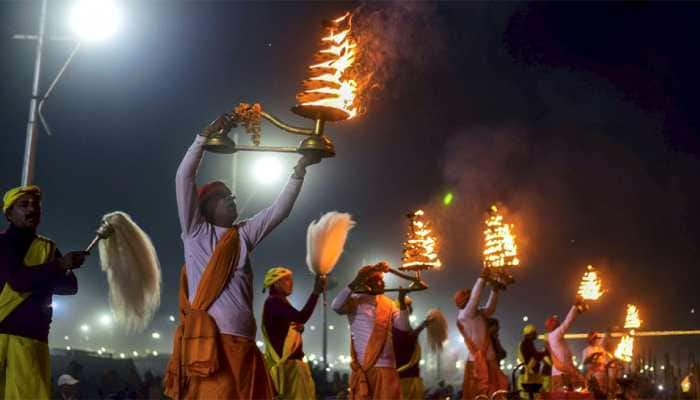 Thousands take a holy dip at Kumbh on &#039;Paush Poornima&#039;