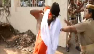 Fist fight between police and BJP women workers caught on camera in Odisha