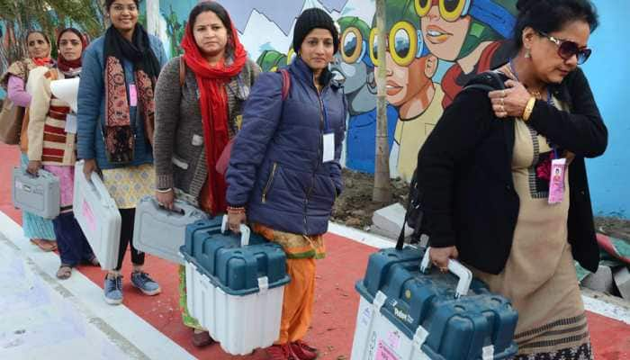 EC fumes over London event on &#039;EVM tampering&#039;; BJP targets Congress over Kapil Sibal&#039;s attendance