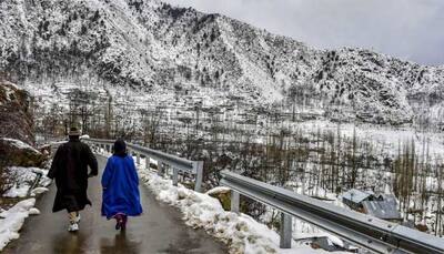 Snowfall and rains lash entire North India; Cold wave conditions intensify