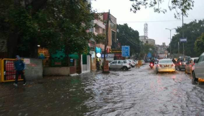 Heavy rain causes waterlogging in Delhi-NCR; police issue traffic alerts